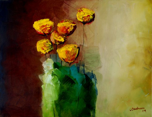 Gelbe Rosen in grüner Vase